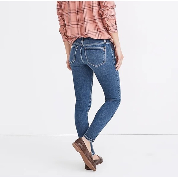 Madewell Maternity Side-Panel Skinny Jeans in Wendover Wash - Picture 2 of 9
